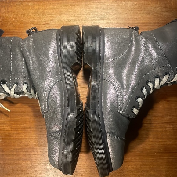 Dr Martens New Size 8 Metallic Grey Aimilitia Triumph Boots - Picture 10 of 17